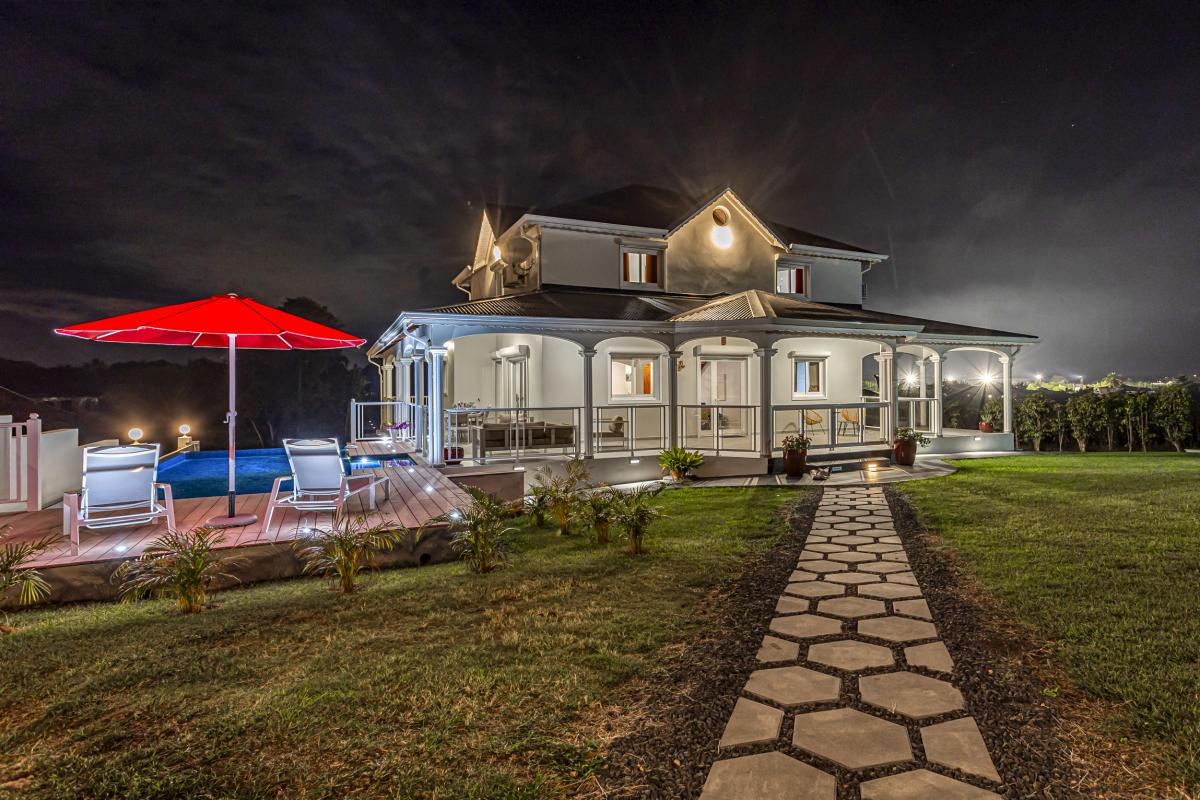 47.Location villa piscine le moule guadeloupe_De Nuit